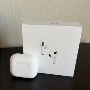 Apple AirPods (3rd Generation) with White Lighting Charging Case